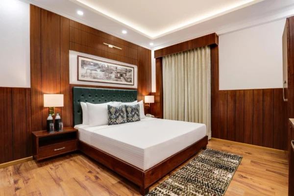 dal lake, mcleodganj hotel booking - lemon tree hotel mcleodganj