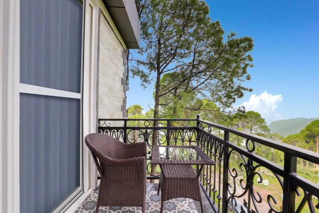 budget hotel in dal lake, mcleodganj - lemon tree hotel mcleodganj