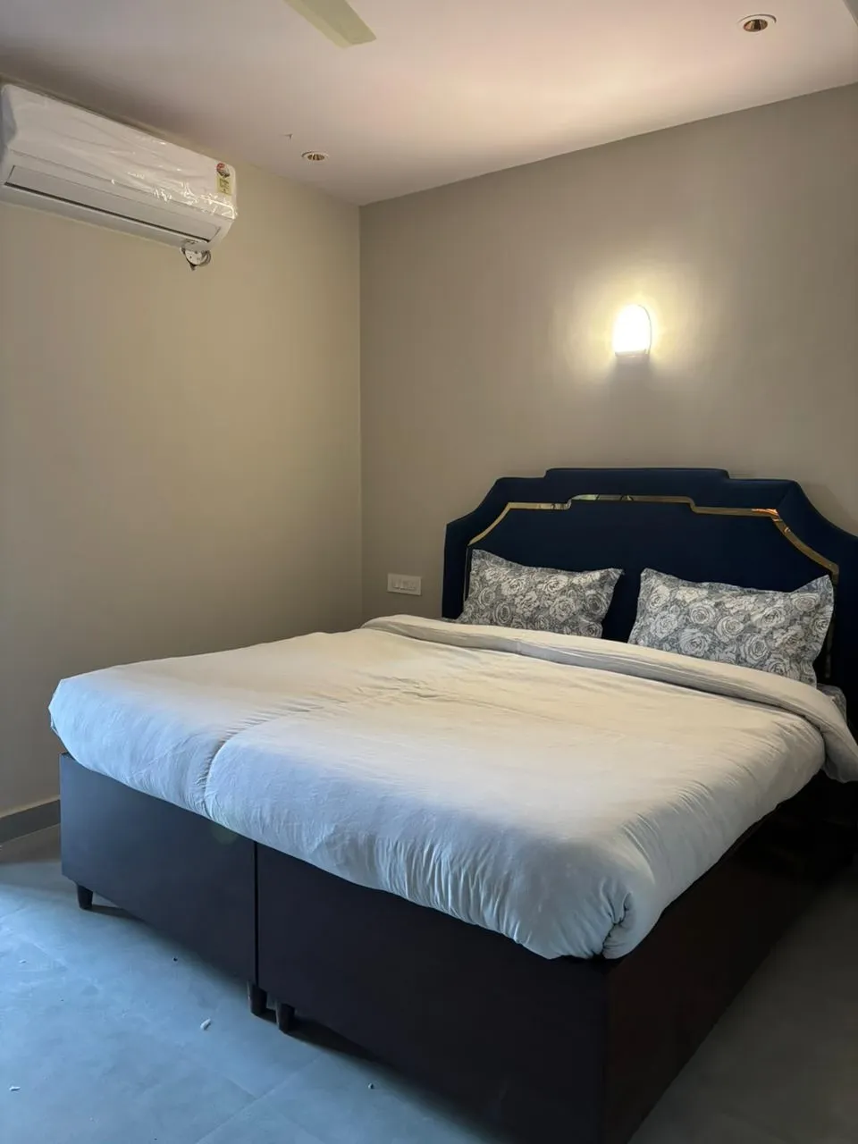 service apartment for couples in kharar, mohali - 1bhk cozy clean private apartment