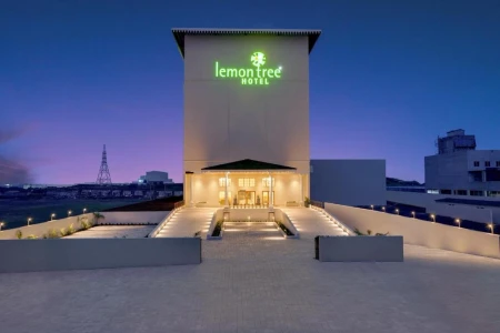 hotel with free parking in bela, morbi - lemon tree hotel morbi