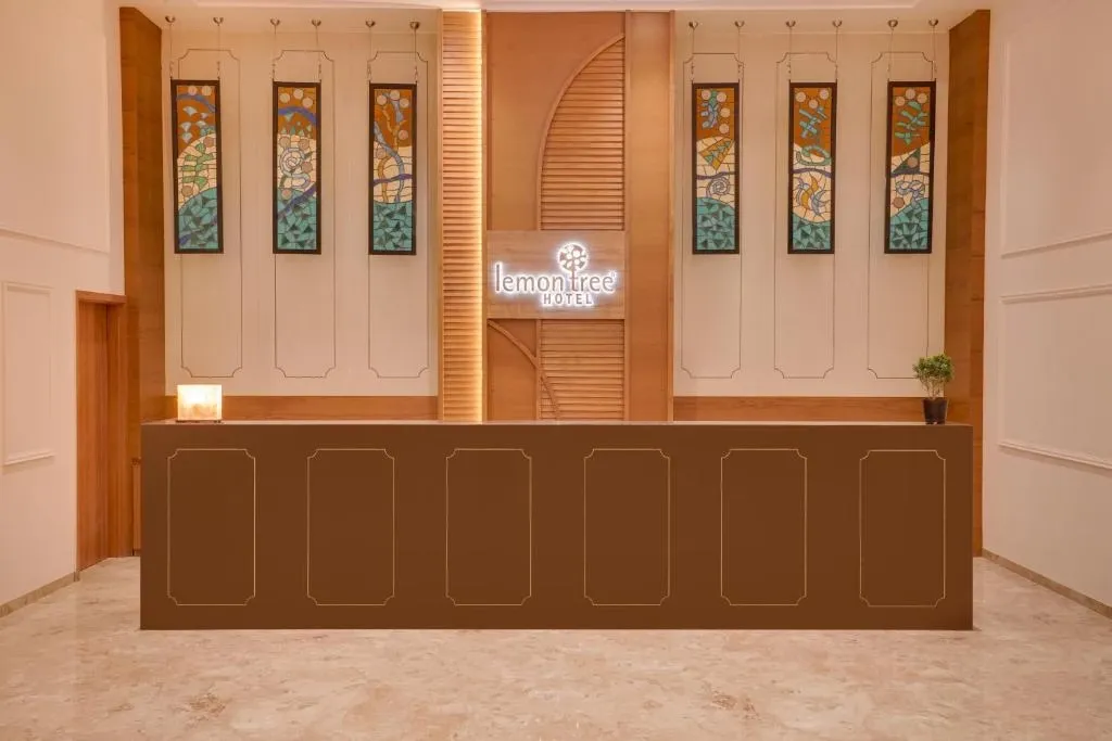 hotel with bar in bela, morbi - lemon tree hotel morbi