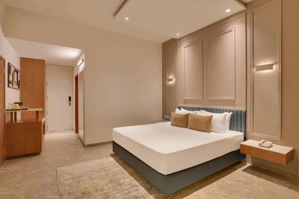 hotel in bela, morbi for family - lemon tree hotel morbi