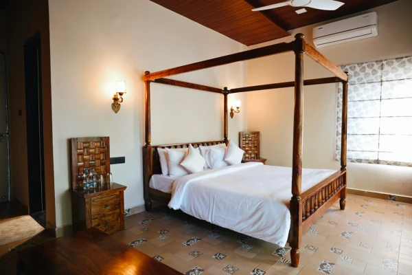 family hotel with pool in manjitola, mukki - my kind of villa