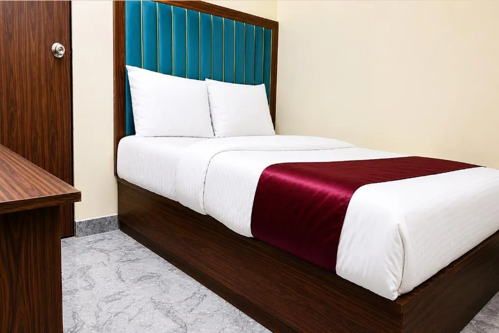 best hotels for few hours in aai om residency mumbai