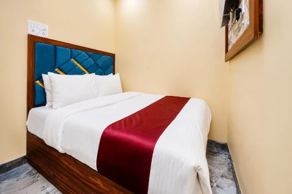 best day hotels in aai om residency mumbai