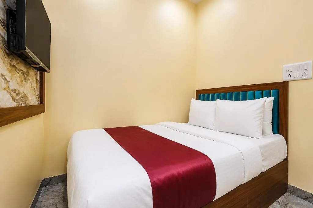 family holiday hotels in aai om residency mumbai
