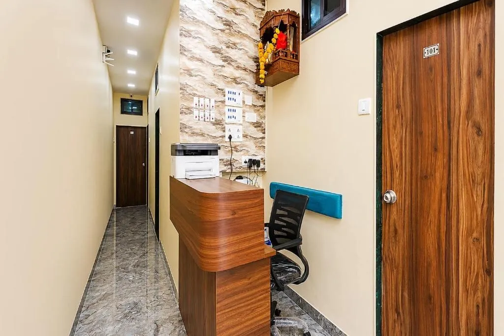 luxury hotel in aai om residency mumbai