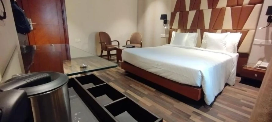 hotel with banquet hall in khetwadi, mumbai - adiva residency beacon grant road