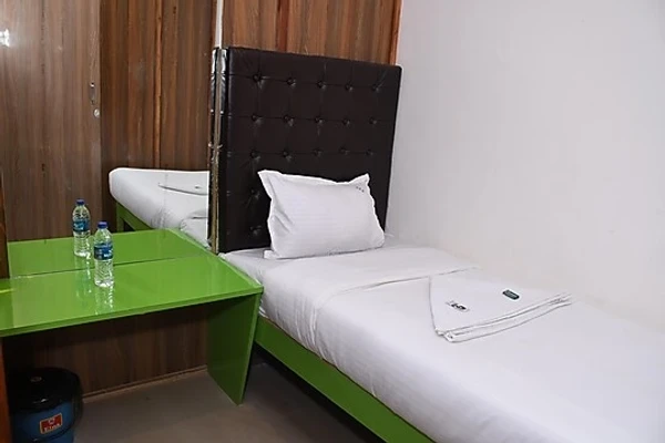 best business hotels in airport cabin stay mumbai