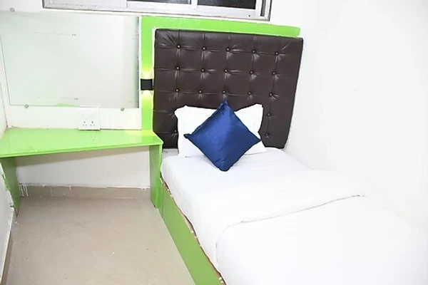 day stay hotels in airport cabin stay mumbai