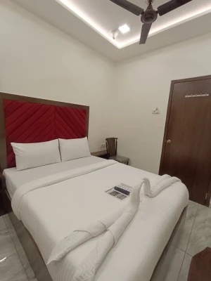 tourist hotels in ar residency versova mumbai