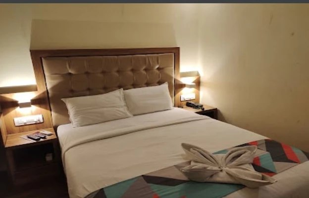 couple friendly hotels in art hotel mumbai