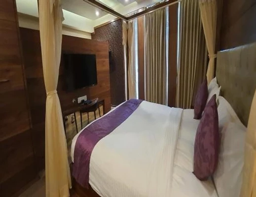 hotel with bar in marol, mumbai - comfort inn metropolis