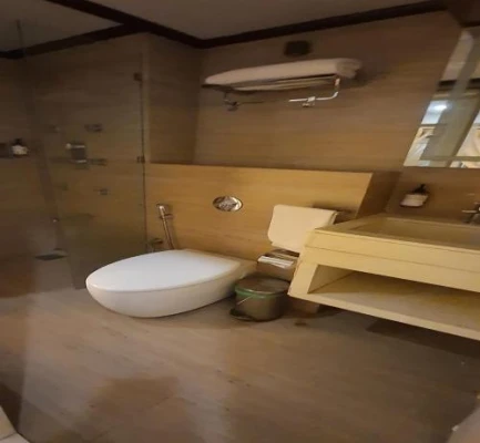 hotel with party hall in marol, mumbai - comfort inn metropolis