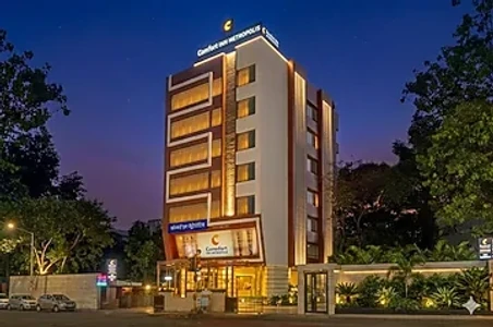 hotel with bar in marol, mumbai - comfort inn metropolis