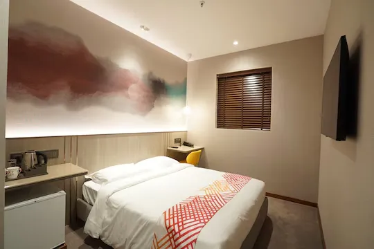 flexible hotel booking in ginger mumbai goregaon mumbai