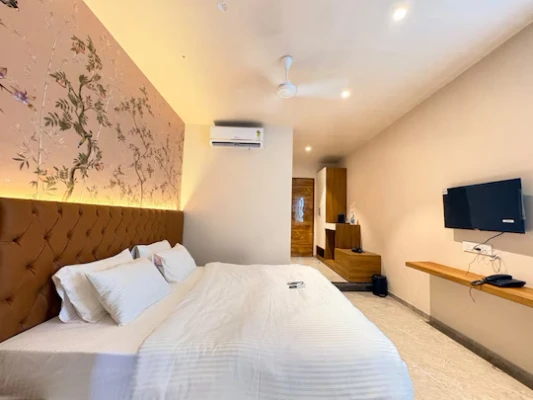 hotel with banquet hall in mira road, mumbai - greens boutique hotel