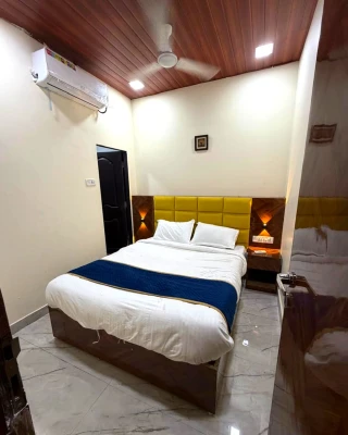 best hotels for couple in hotel 7 heaven mumbai