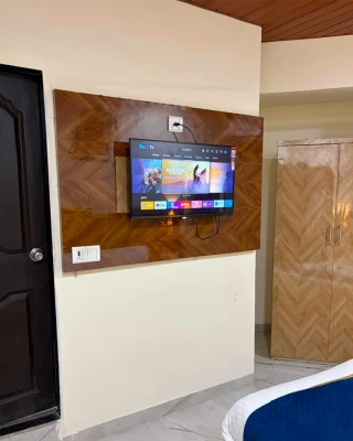 best hotels for unmarried couples in hotel 7 heaven mumbai
