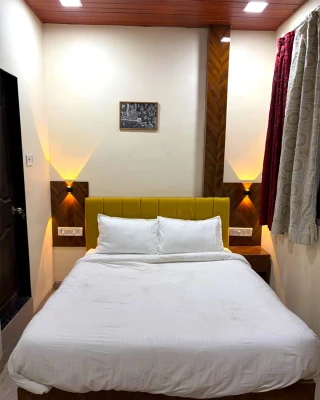 luxury hotel in hotel 7 heaven mumbai