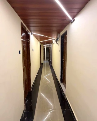 tourist hotels in hotel 7 heaven mumbai