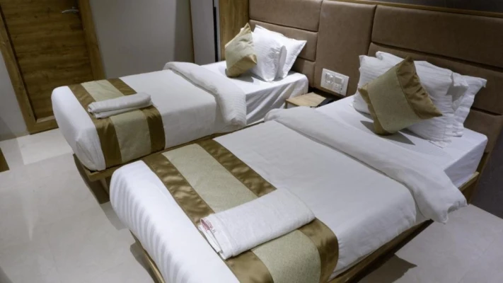 hotel room booking in andheri, mumbai - hotel amber paramount