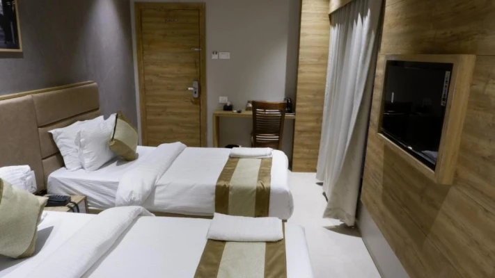 online room booking in andheri, mumbai - hotel amber paramount