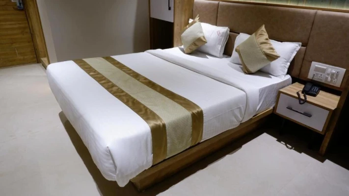 early check in hotels in hotel amber paramount mumbai