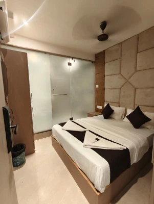 hotel with gym in mankhruhd west, mumbai - hotel anika residency