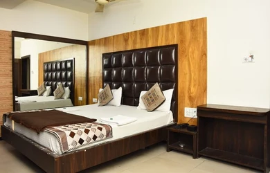 luxury hotels in hotel aqua golden residency mumbai