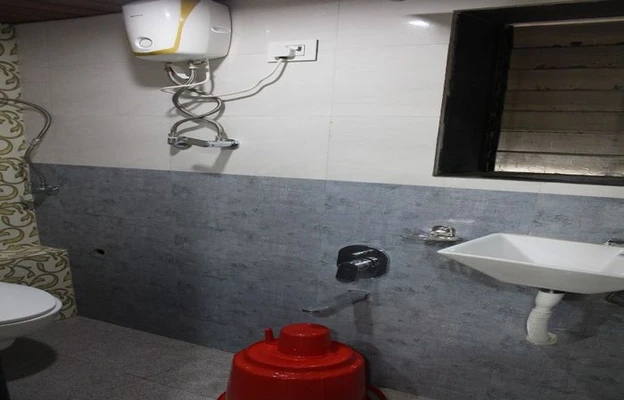 Hotel with bar in andheri east, mumbai - hotel as suites