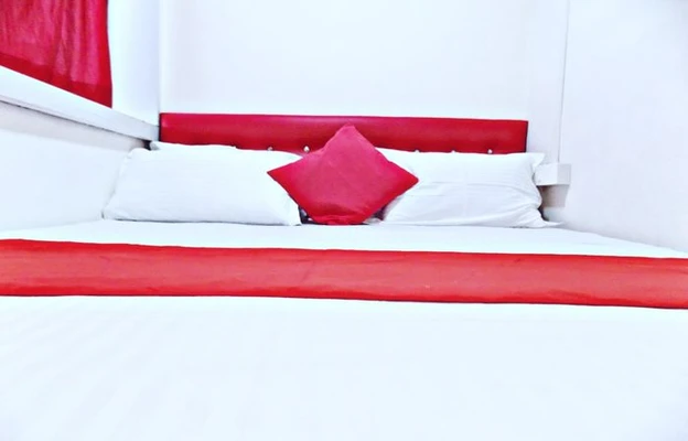 couple hotels in hotel badriya guest house mumbai