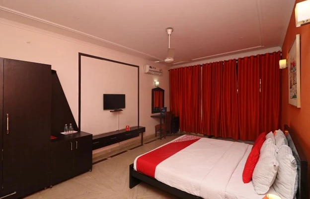 hotels for couple in hotel badriya guest house mumbai