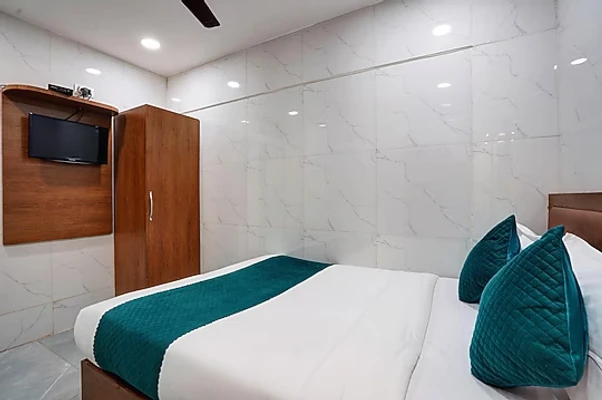 hotel near mumbai airport - hotel benz inn