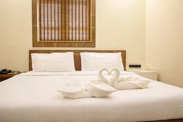 hotel with gym in andheri east, mumbai - hotel benzy palace