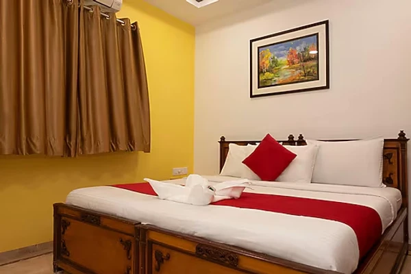 hotel with swimming pool in andheri east, mumbai - hotel benzy palace
