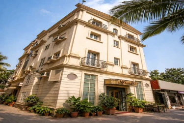 hotel in andheri east, mumbai for couples - hotel benzy palace