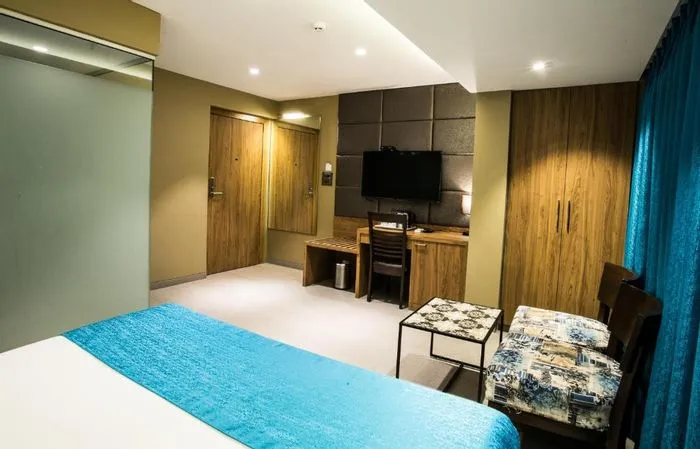 hotel near mumbai airport - hotel bindras supremacy