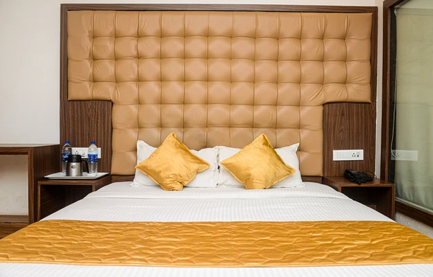 hotels for couple in hotel bkc inn mumbai