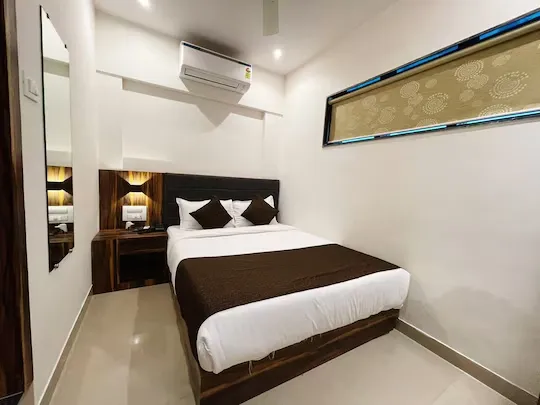 hotel stay in hotel blackburn mumbai