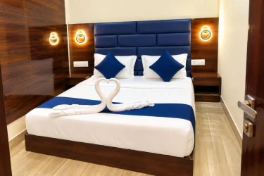 best hotels for couple in hotel blue moon mumbai