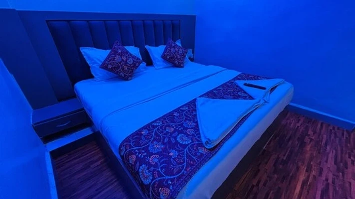 best 5 star hotels in hotel blue wellingten andheri west mumbai