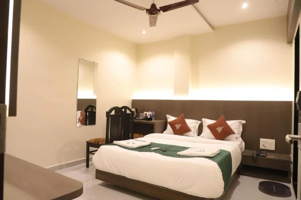 hotel near mumbai railway station - hotel casa royal residency