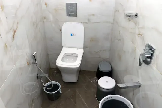 cheap and best hotels in hotel comfy inn malad mumbai