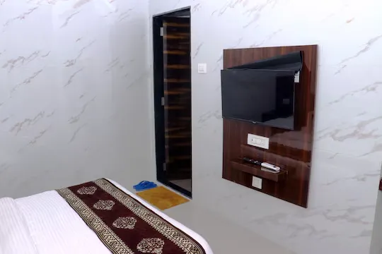 best hotel in hotel comfy inn malad mumbai