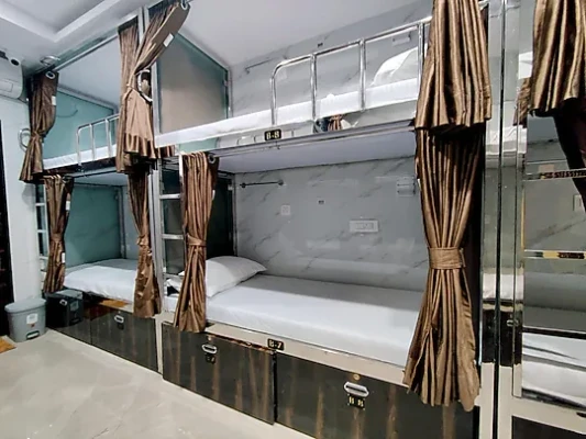 hotels for few hours in hotel comfy inn malad mumbai