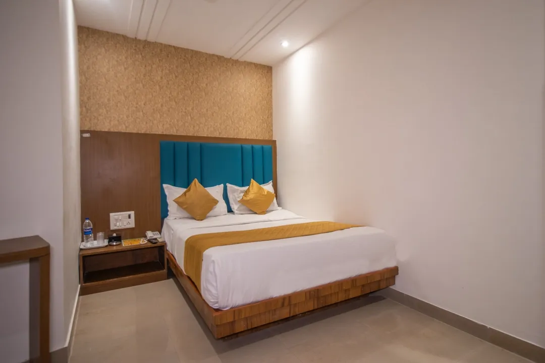 day time hotels in hotel crystal palace mumbai