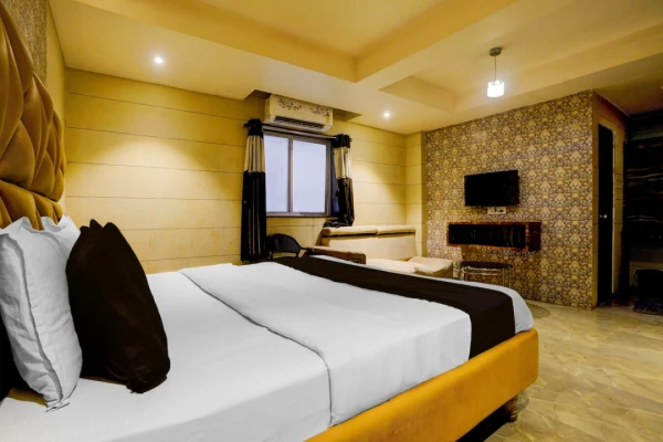 hotel room booking in ulhasnagar, mumbai - hotel diana palace