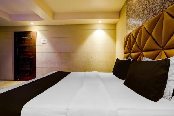 couple hotels in hotel diana palace mumbai