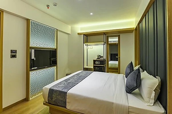 hotel with party hall in andheri east, mumbai - hotel eden serenity
